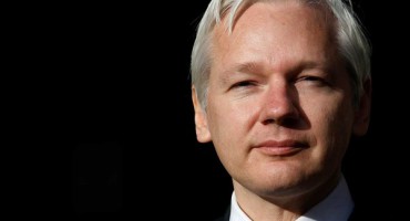 Julian Assange: da WikiLeaks a modello per la stilista Westwood