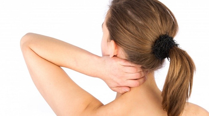 5 rimedi per il mal di testa da cervicale
