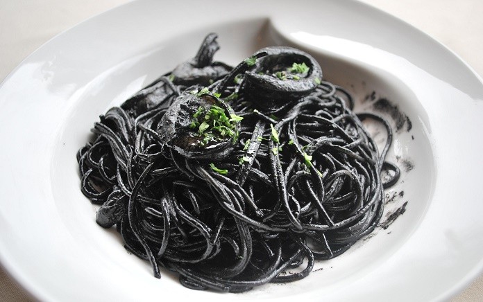 Spaghetti al nero di seppia, una ricetta facile e gustosa