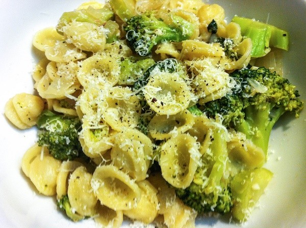 Orecchiette con i broccoli, una ricetta velocissima e squisita