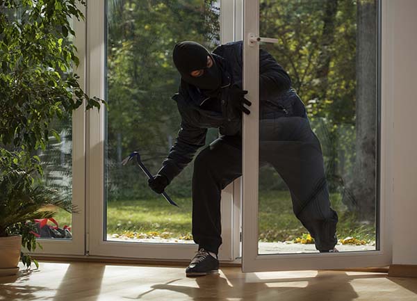 Furti estivi, 10 dritte per evitare i ladri in casa