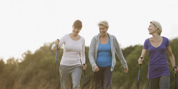 8 motivi per cui camminare fa bene alla donna in menopausa