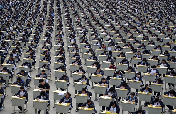 meno compiti a casa in Cina genitori in rivolta contro la riduzione del carico di studio