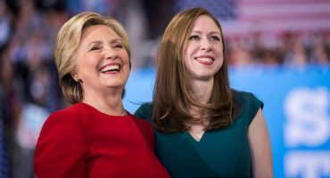 Hillary e Chelsea Clinton fondano società di produzione per film e contenuti tv incentrati sulle donne