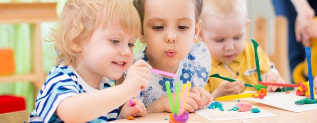 Nidi gratis in Lombardia, la Regione fa lavorare 4.000 mamme