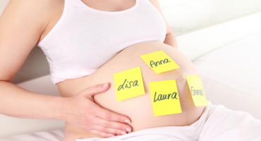 I genitori moderni scelgono i nomi dei loro figli su google