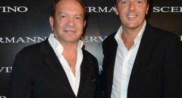 Matteo Renzi scatena una guerra di stile. Armani lo attacca, Scervino lo difende