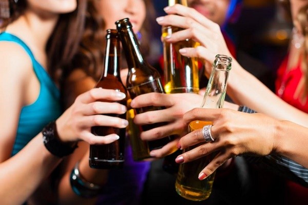 Alcol, con Binge Drinking danni visibili al cervello giovani