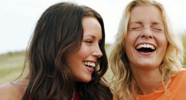 Gli amici sono meglio della morfina, studio rivela il potere dell'amicizia