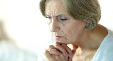 Uso ormonale a lungo termine dopo la menopausa legato al rischio Alzheimer