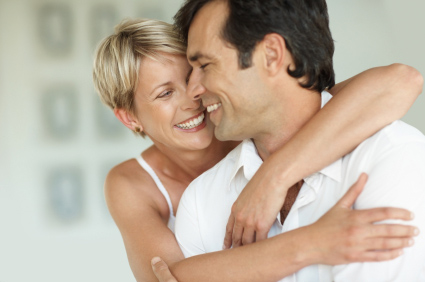 Chi è l’uomo a cui piacciono le donne over 50