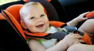 Seggiolini antiabbandono obbligatori, multe salate per chi non provvede