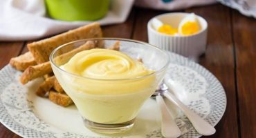 Maionese, ricetta e origini controverse della popolare salsa