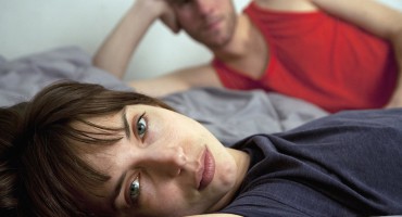 6 segnali innegabili che la tua relazione ti sta deprimendo