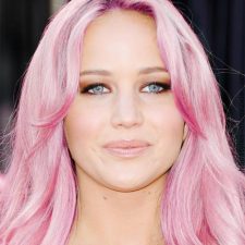 Capelli rosa nuova moda di vip e celebrities jennifer lawrence