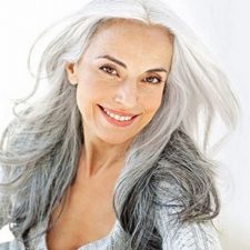 Capelli lunghi donne over 50