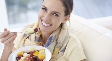 Dieta donne over 50, i 5 prodotti da escludere dal menu