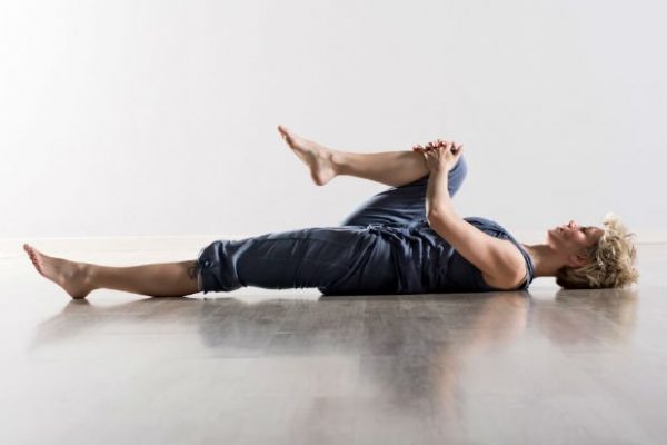 Stretching spina dorsale 8 semplici esercizi da fare a casa