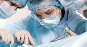 Più donne in sale operatorie, le ragazze scelgono la chirurgia